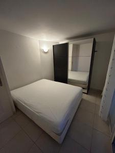 T2 Front de Mer et Piscine - Pieds dans leau