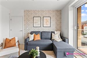 Scandi Abode in Central Reading with Balcony