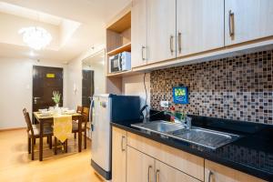 Avant at the Fort BGC 1BR Flr to Ceiling Cor Unit with Great View