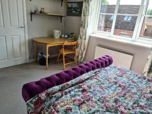 High Standard Double-room near Gatwick Airport