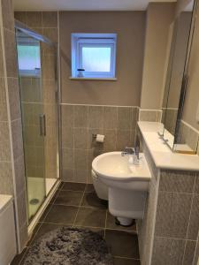 High Standard Double-room near Gatwick Airport