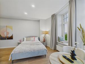 Scenic Studio with River Views