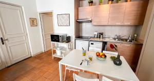 Hypercenter - At the foot of the Palais des Papes