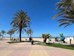 Cozy Beach Apartment - 2 bedroom