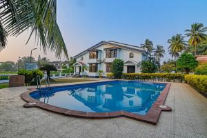 Corundum Twins in Arpora, 5 mins to Baga Calangute