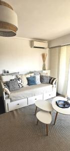 Spacieux 2 pièces avec terrasse, clim et parking