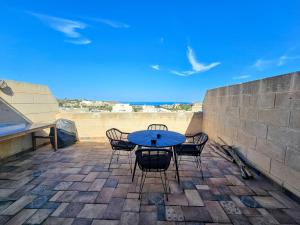 Gozo - Large terrace, splendid views