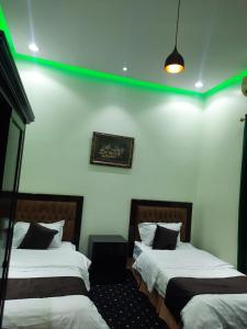 الاماكن لنا للشقق المخدومة-عفيف -الشارع العام -طريق الملك عبد العزيز