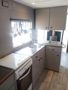 Campings Mobil-Home avec piscine et jardin 1500 m2 : photos des chambres