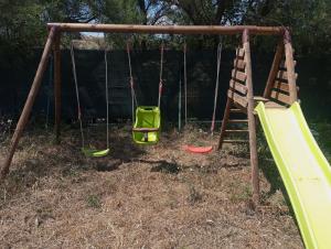 Campings Mobil-Home avec piscine et jardin 1500 m2 : photos des chambres