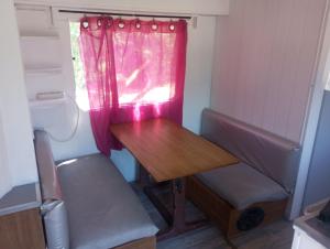 Campings Mobil-Home avec piscine et jardin 1500 m2 : photos des chambres