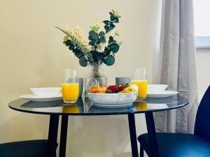 Manchester Stay Hub - 2BR with Free Parking, Near Airport & Attractions