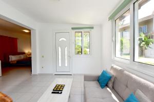 Liri family paradise Danis house