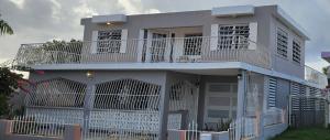 Cozy Cute Home 2nd floor pay at the property electronic payments ONLY ask for method of payments