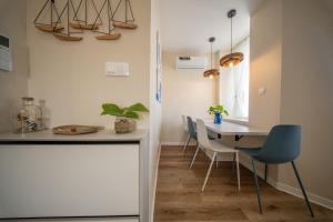 Cross views city, sea