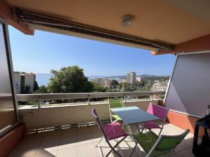 Appartements Studio cosy au Lavandou avec terrasse et parking - FR-1-308-73 : photos des chambres