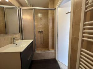 Appartements Studio cosy au Lavandou avec terrasse et parking - FR-1-308-73 : photos des chambres