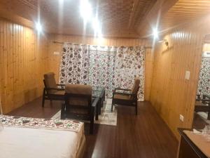 River Retreat Resort