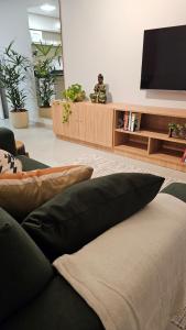 Studio alto padrão - 5 minutos da UNISC a pé