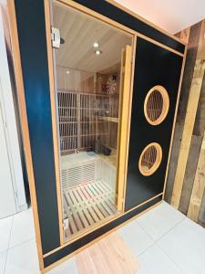 Maisons de vacances GITE Au 21 Loveroom : photos des chambres