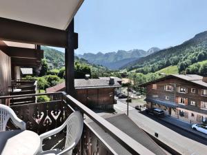 Appartements Appartement 2 pieces + coin montagne, balcon sud, au centre du village - FR-1-458-139 : photos des chambres