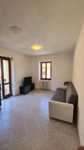 Veglio 2 Como Lake and Mountain