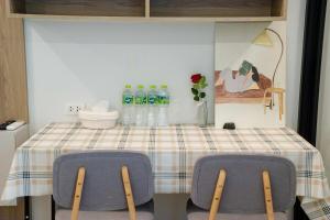 Cozy Studio in Jed Yod Nimman Steps to Convenience Store