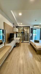 Cozy Studio in Jed Yod Nimman Steps to Convenience Store