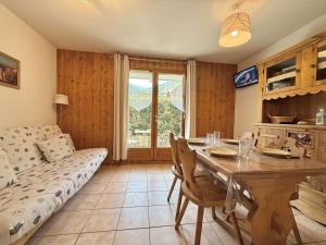 Charmant Studio Cabine à Praz-Sur-Arly, Ideal Pour 4 avec Parking, Proche Village et Remontées - FR-1-603-17