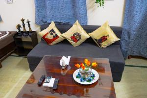 Bollywood Junction 100 inch Cinema Party Couples