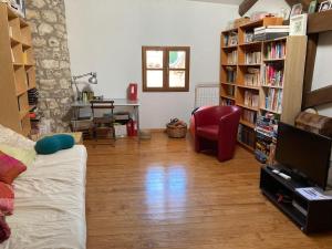Maisons de vacances Stone house, terraced garden and pool : photos des chambres