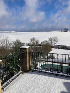 Maisons de vacances Stone house, terraced garden and pool : photos des chambres