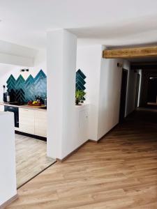 The Mountain Sky Apartment - prostorný loft 198 m2 s lesem za okny vhodný pro rodiny s dětmi, terasa, dětský koutek, parkování zdarma