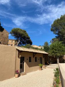 B&B / Chambres d'hotes Chambre d-Hotes Dahlia - Boutenac : photos des chambres