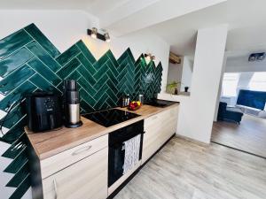 The Mountain Sky Apartment - prostorný loft 198 m2 s lesem za okny vhodný pro rodiny s dětmi, terasa, dětský koutek, parkování zdarma