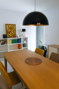 Maisons de vacances Le Clos du Theatre - Villa avec piscine et BBQ pour 8 : Maison 4 Chambres