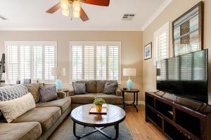 Amazing Gilbert home 3 Bed 2 and half Bath sleeps 8 2 car garage - 3hvězdičkové hotely ve městě Gilbert