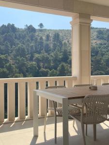 Apartment Maestral, Pucisca ,Island Brac