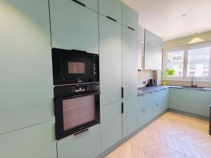 Appartements Paris Queen Suite with air-condition and parking : photos des chambres