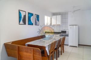 Apartamento na Avenida da Praia Zona Central ao Lado de Comércio em Geral com 02 Dormitórios