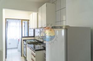 Apartamento na Avenida da Praia Zona Central ao Lado de Comércio em Geral com 03 Dormitórios
