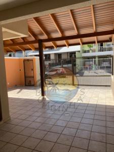 Sobrado Alto Padrão Zona Central da Praia com 02 Dormitórios