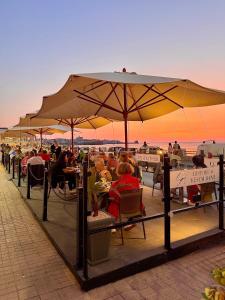 Central Gallery Rooms- Palazzo DAli Staiti XIX