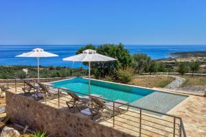 Eden Hill Luxury Villa with Pool in Monemvasia