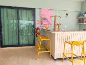 Coco Villa - 8 Bedroom Oasis in Downtown with Private Pool