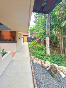 Coco Villa - 8 Bedroom Oasis in Downtown with Private Pool