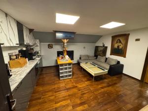 Lola's Apartment