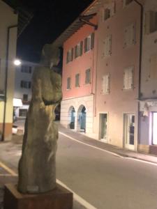 Moderno appartamento e ampio garage in centro