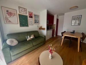 Appartements Cocoon Albatros, Golf view, pool, pine trees and ocean : Appartement 1 Chambre