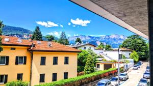 NEW Alps View Design Flat - Free Parking, Quiet, Hospital & Center